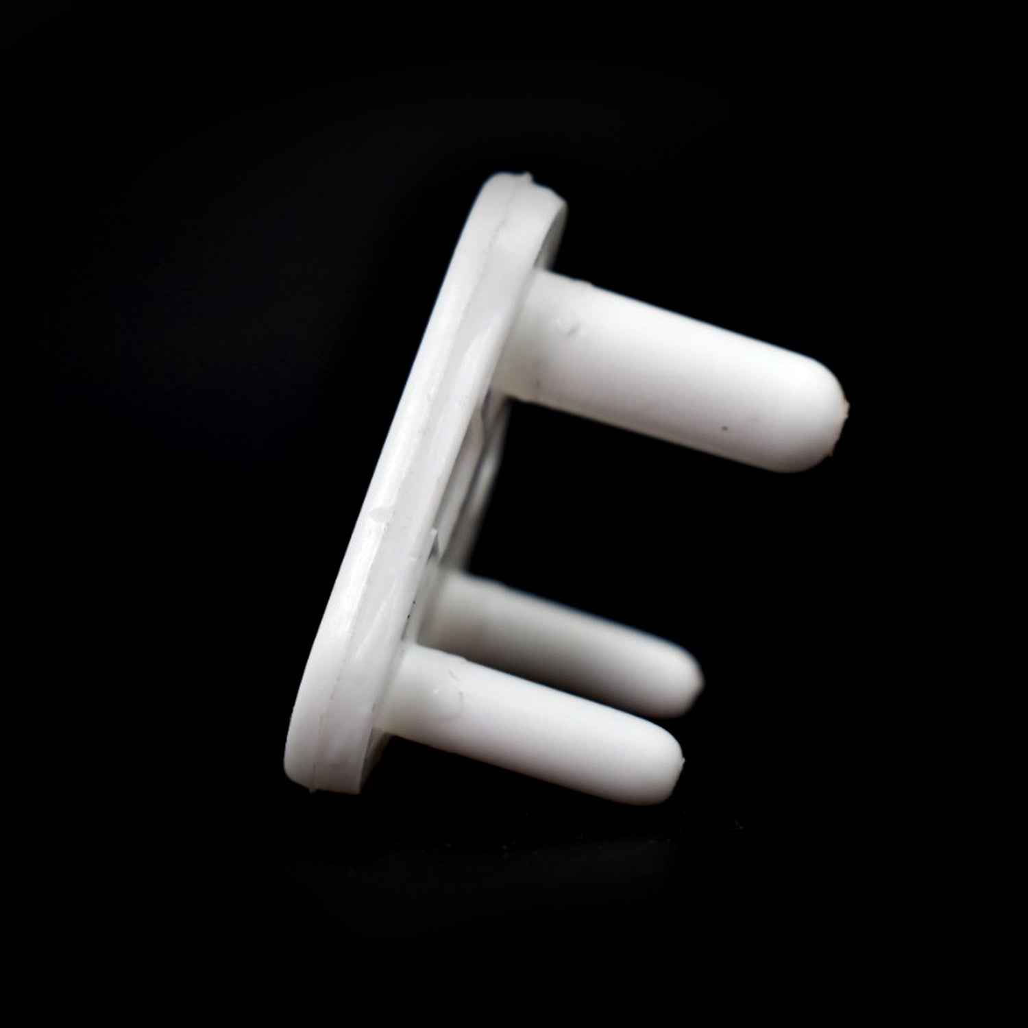 6135 Baby Safety Big Electrical Socket Cover Outlet Plug Protector (Pack Of 100pc) 6135 Baby Safety Big Electrical Socket Cover Outlet Plug Protector (Pack Of 100pc)